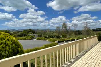 816 North Road, Clevedon