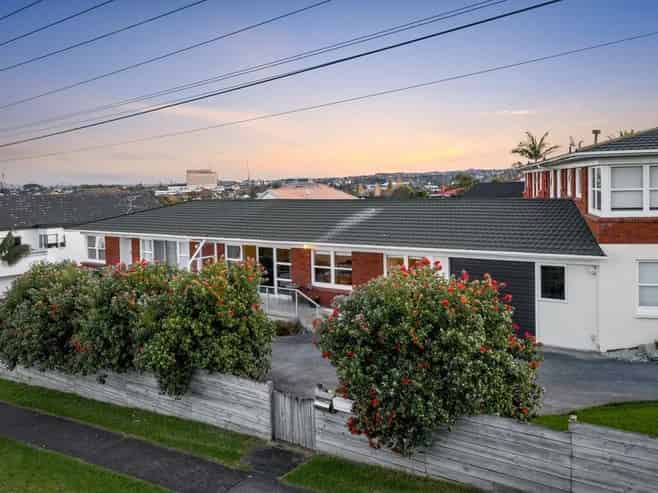 4/2 Argyle Terrace, Milford