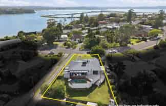 18 Murray Road, Te Atatu Peninsula