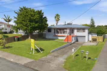 18 Murray Road, Te Atatu Peninsula