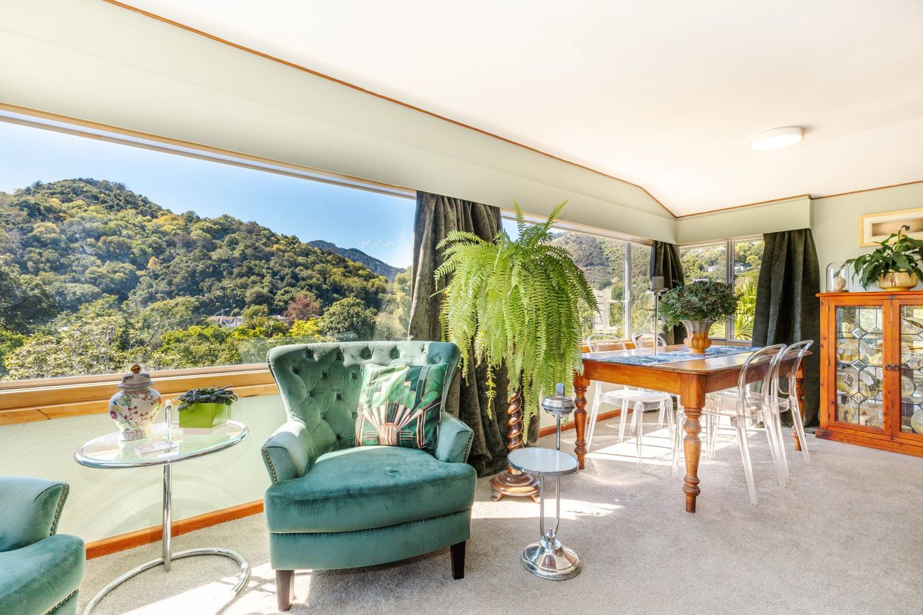Character bungalow in prime location walk to town - Ansicht 6