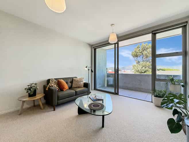 201/2 Campbell Terrace, Petone