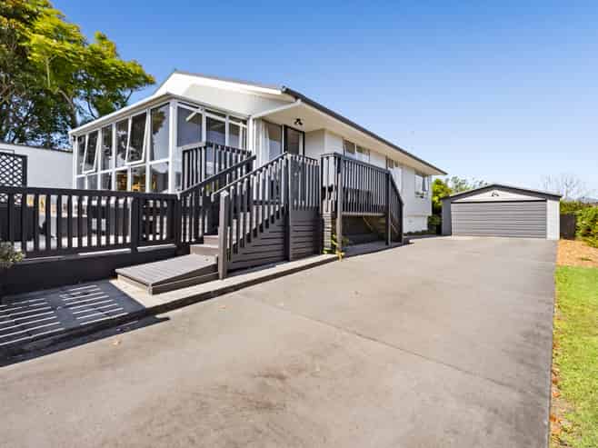 33 Norwich Avenue, Spotswood