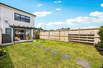 2 Lumbarda Drive, Kumeu