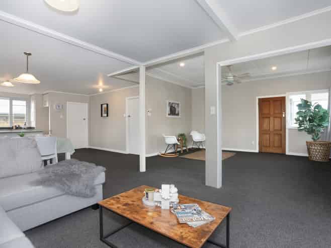 9 Poole Street, Feilding