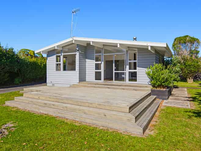 32 Sylvan Avenue, Waikanae