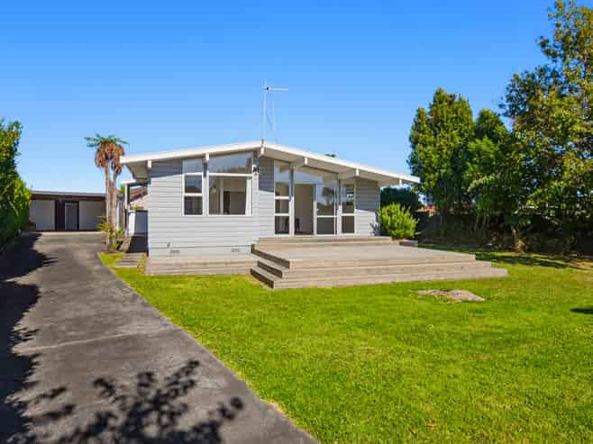 32 Sylvan Avenue, Waikanae