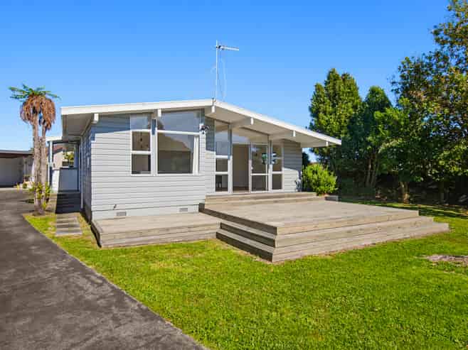 32 Sylvan Avenue, Waikanae