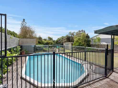 33 Olive Terrace, PARAPARAUMU BEACH