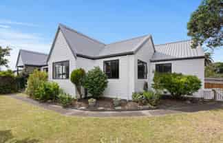 33 Olive Terrace, PARAPARAUMU BEACH