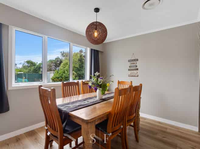 33 Olive Terrace, PARAPARAUMU BEACH