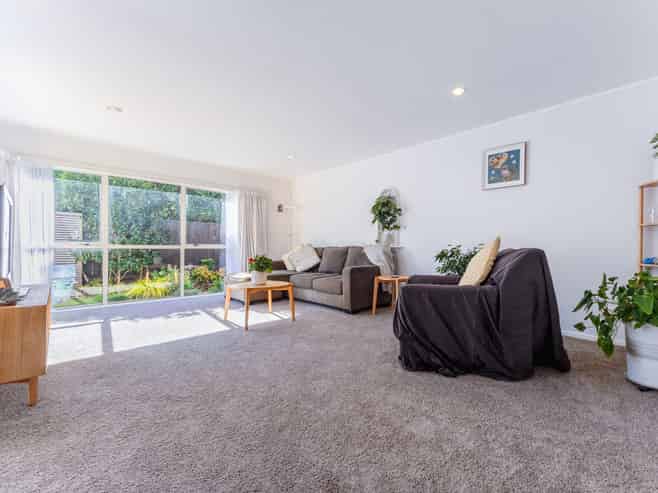 5A Beachwater Grove, PARAPARAUMU BEACH
