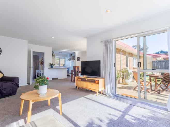 5A Beachwater Grove, PARAPARAUMU BEACH