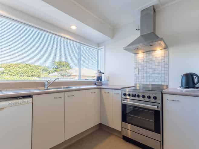 5A Beachwater Grove, PARAPARAUMU BEACH