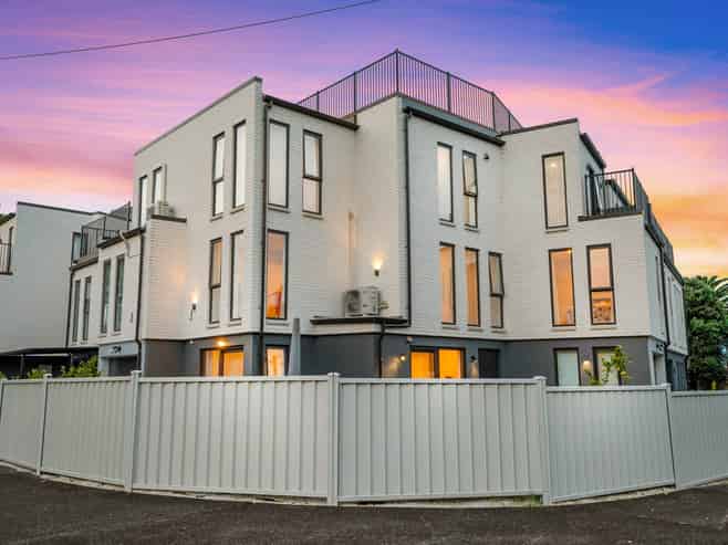 90A Kings Road, Panmure