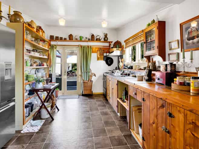 77 Swansea Road, Stratford