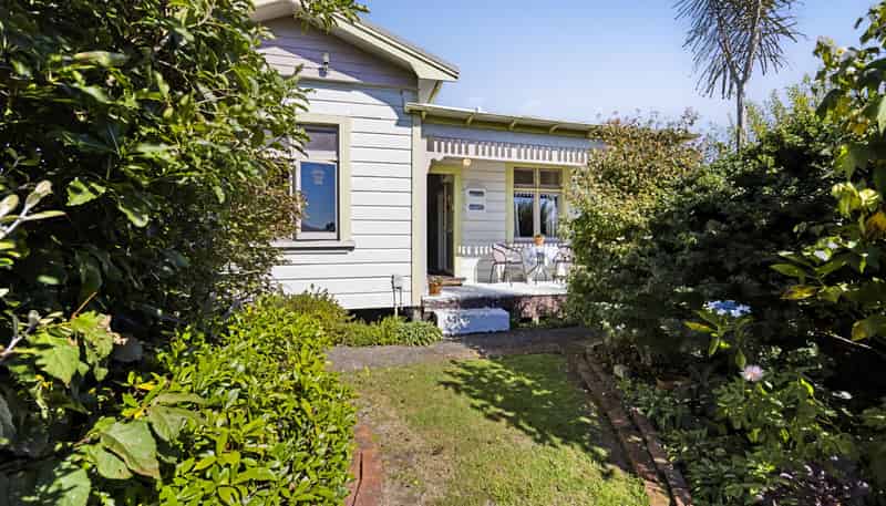 77 Swansea Road, Stratford