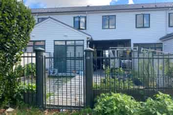 26/1 Ambrico Place, New Lynn