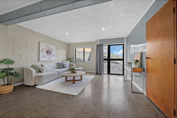 77 Botany Road, Botany Downs