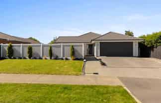 16 Turvey Street, Pegasus