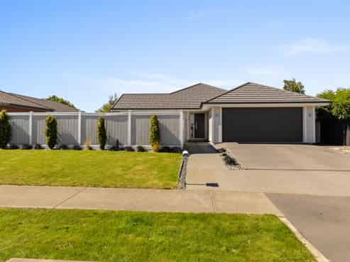 16 Turvey Street, Pegasus