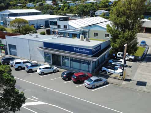 Profile office on key thoroughfare