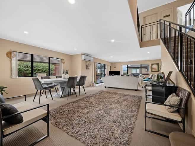 12 Tinturn Place, Flat Bush