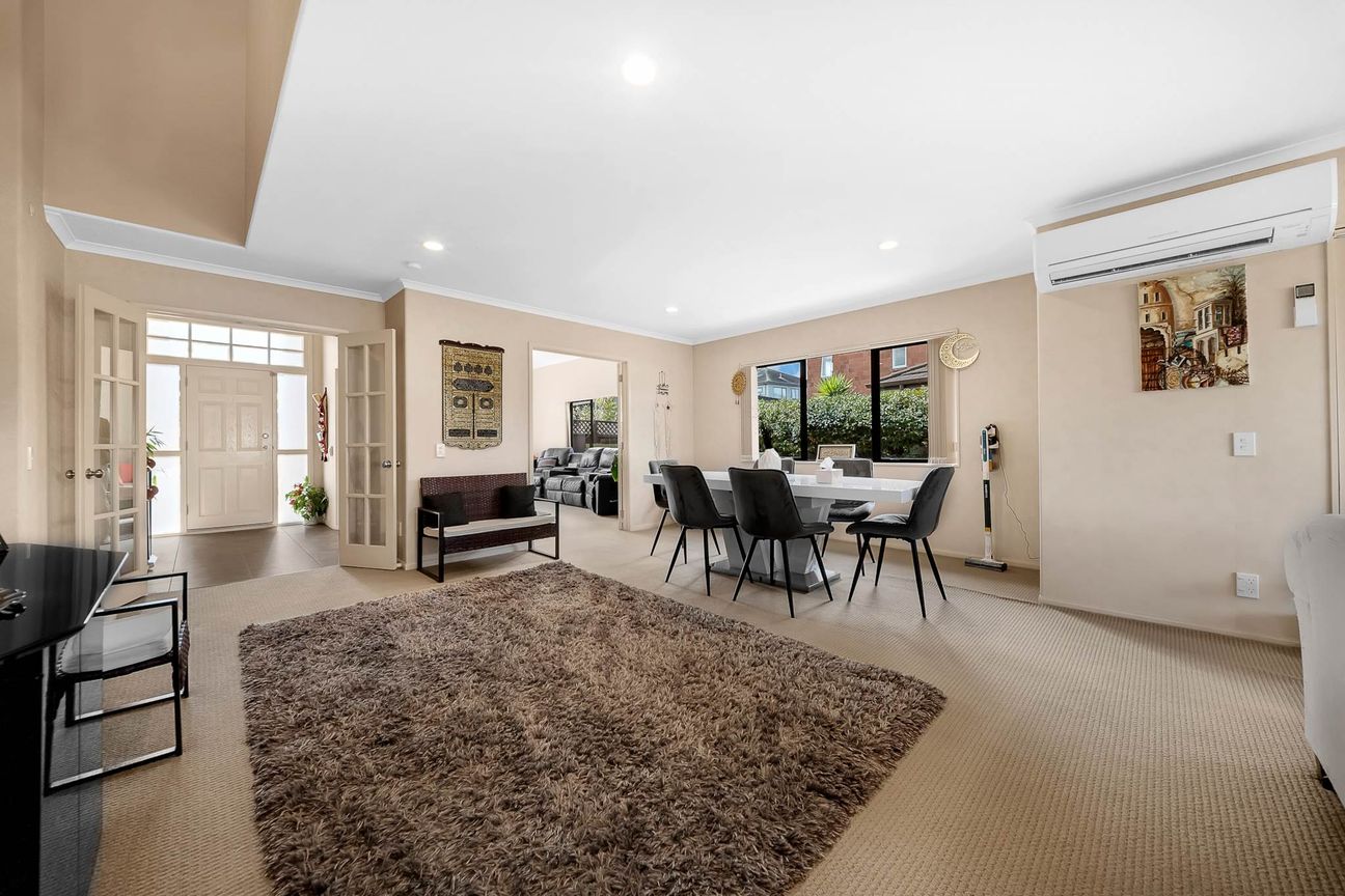 Spacious Solid Family Home with a Prime Location - Ansicht 3