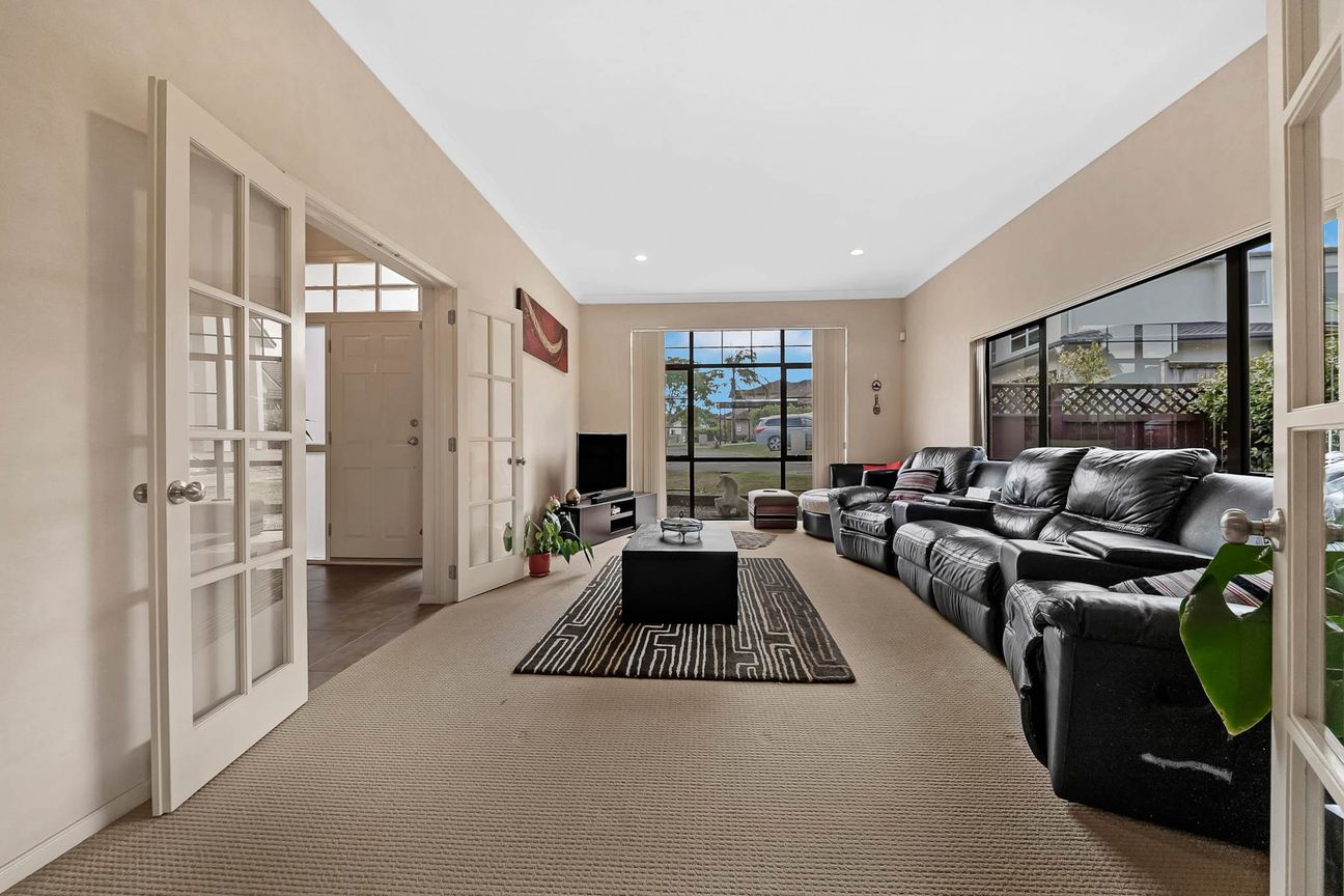 Spacious Solid Family Home with a Prime Location - Ansicht 5