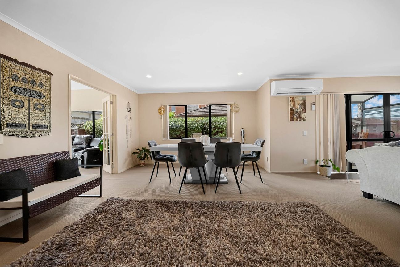 Spacious Solid Family Home with a Prime Location - Mehr