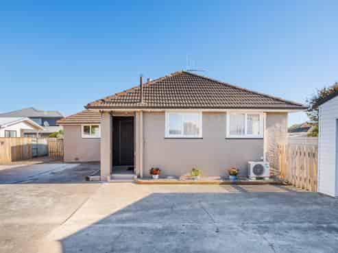 11 Hendon Place, West End
