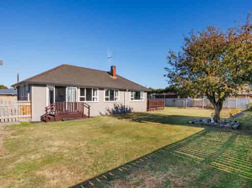 11 Hendon Place, West End