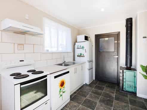 11 Hendon Place, West End