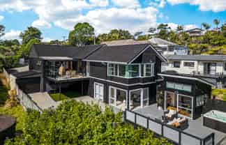 6 Blacks Road, Greenhithe