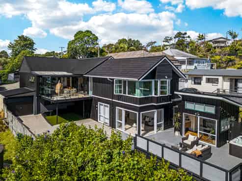 6 Blacks Road, Greenhithe