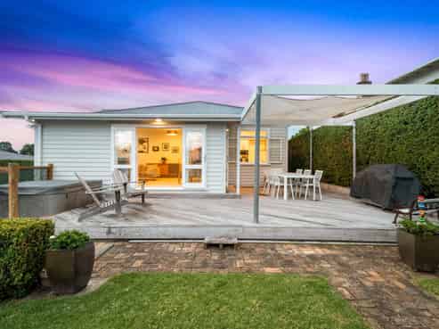 49 Princes Avenue, Three Kings