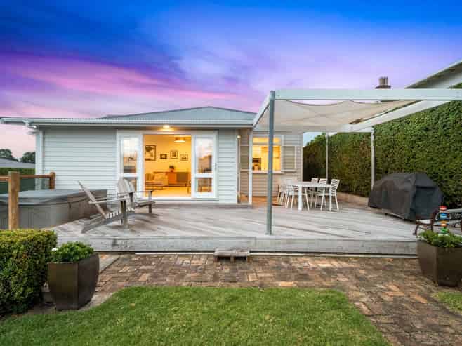 49 Princes Avenue, Three Kings