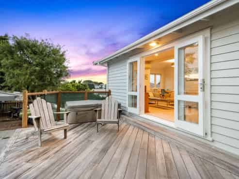 49 Princes Avenue, Three Kings