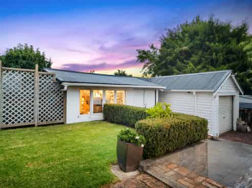 49 Princes Avenue, Three Kings