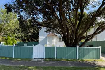 97 Reynolds Street, Taita