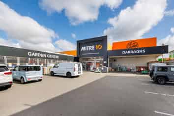 Prime location - For Lease