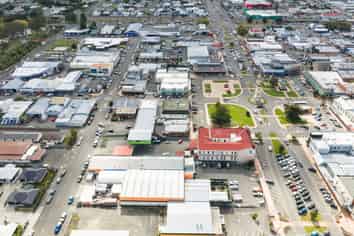 Prime location - For Lease