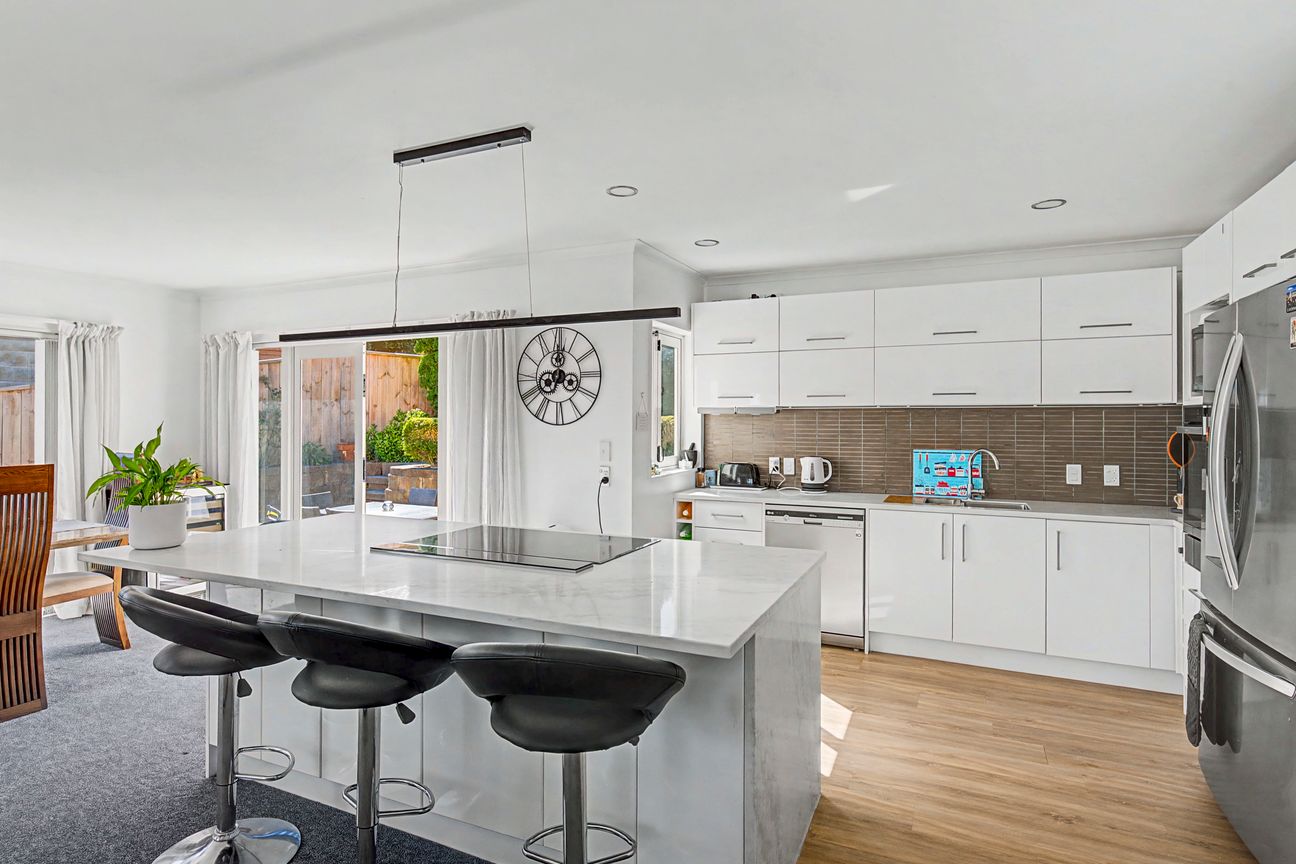 Exceptional Rendered Brick Home. - Ansicht 4