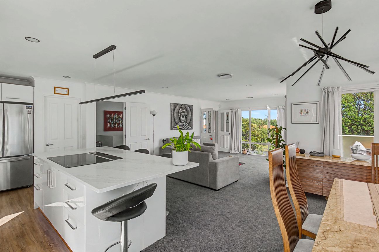 Exceptional Rendered Brick Home. - Mehr