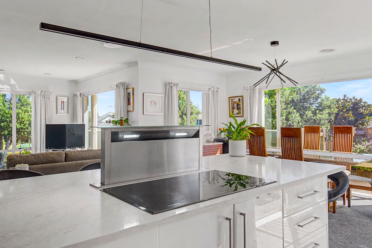Exceptional Rendered Brick Home. - Ansicht 5