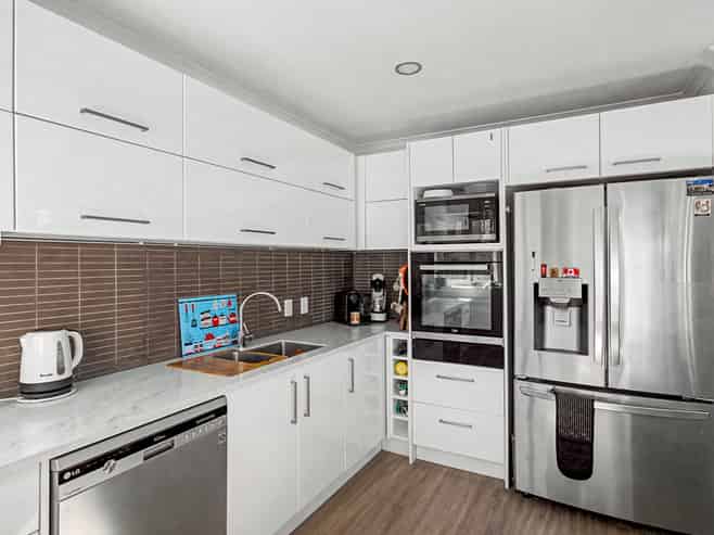 127 Milne Drive, Paraparaumu