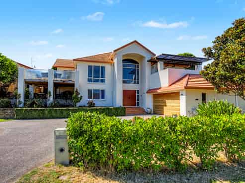 127 Milne Drive, Paraparaumu