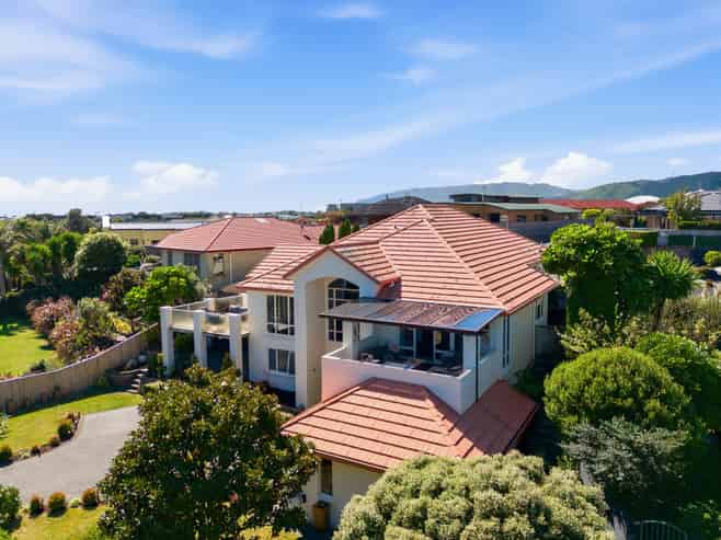 127 Milne Drive, Paraparaumu
