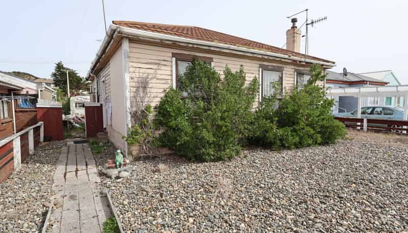 40 Blackwater Street, Bluff