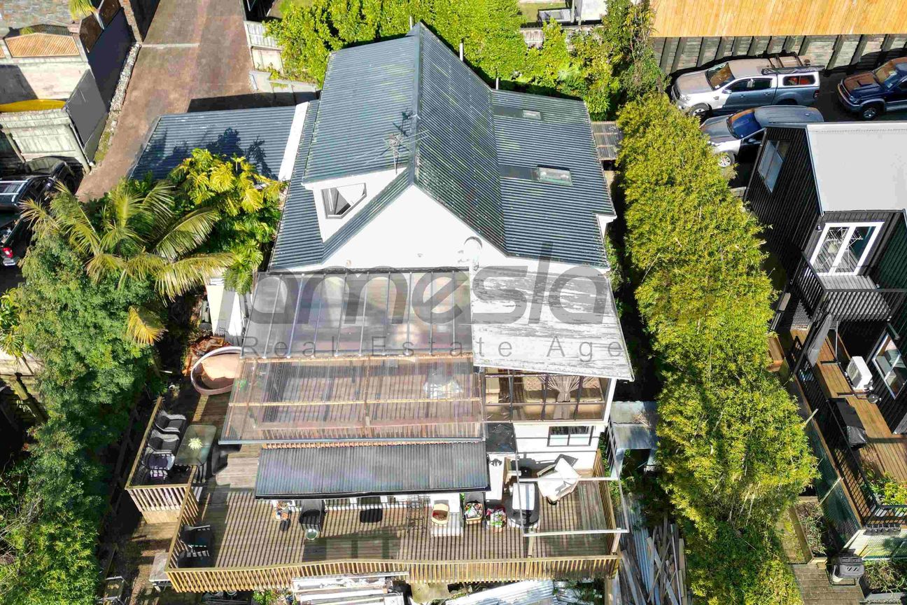 Modern Shelly Park Home with Views - Aanzicht 5